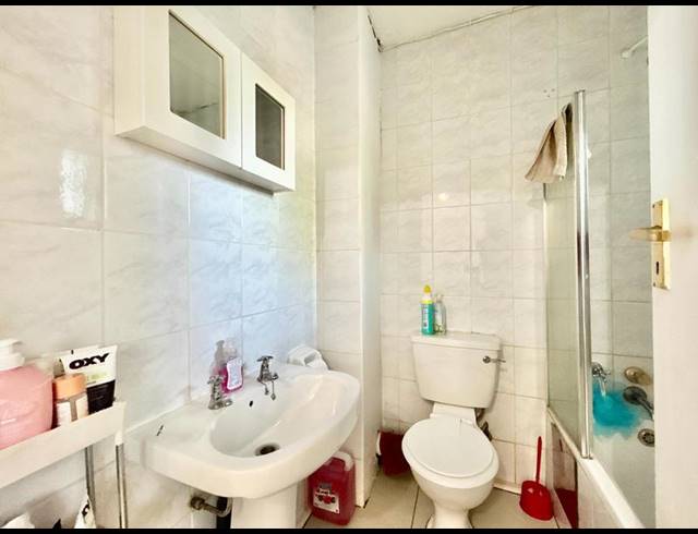 1 BEDROOM APARTMENT FOR SALE IN SANDOWN